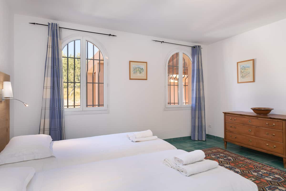 Chambre rouge, autre angle