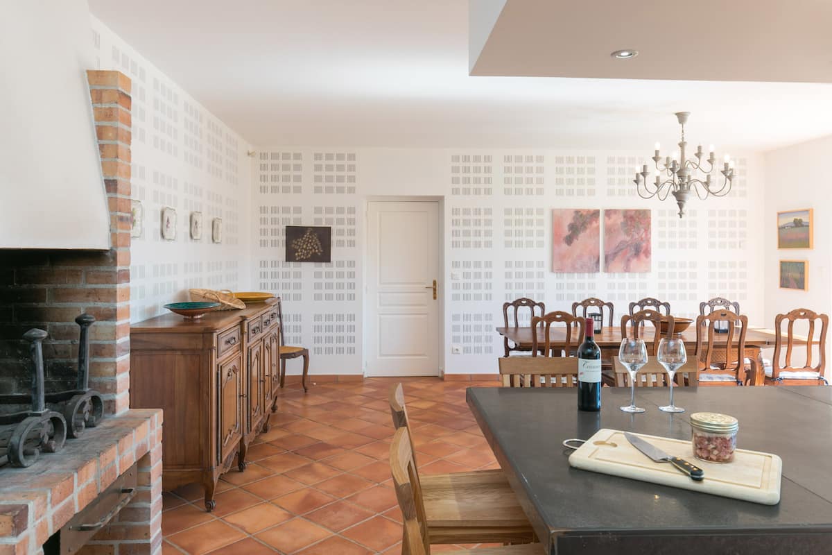 Table de réception et cuisine